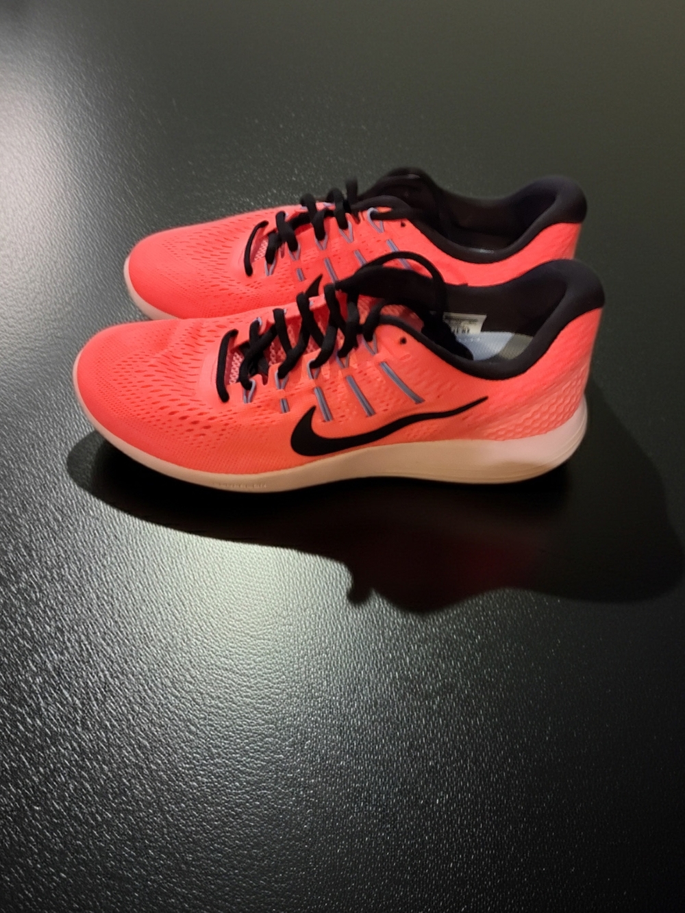 Womens Nike Sneakers Size 10 - NEW